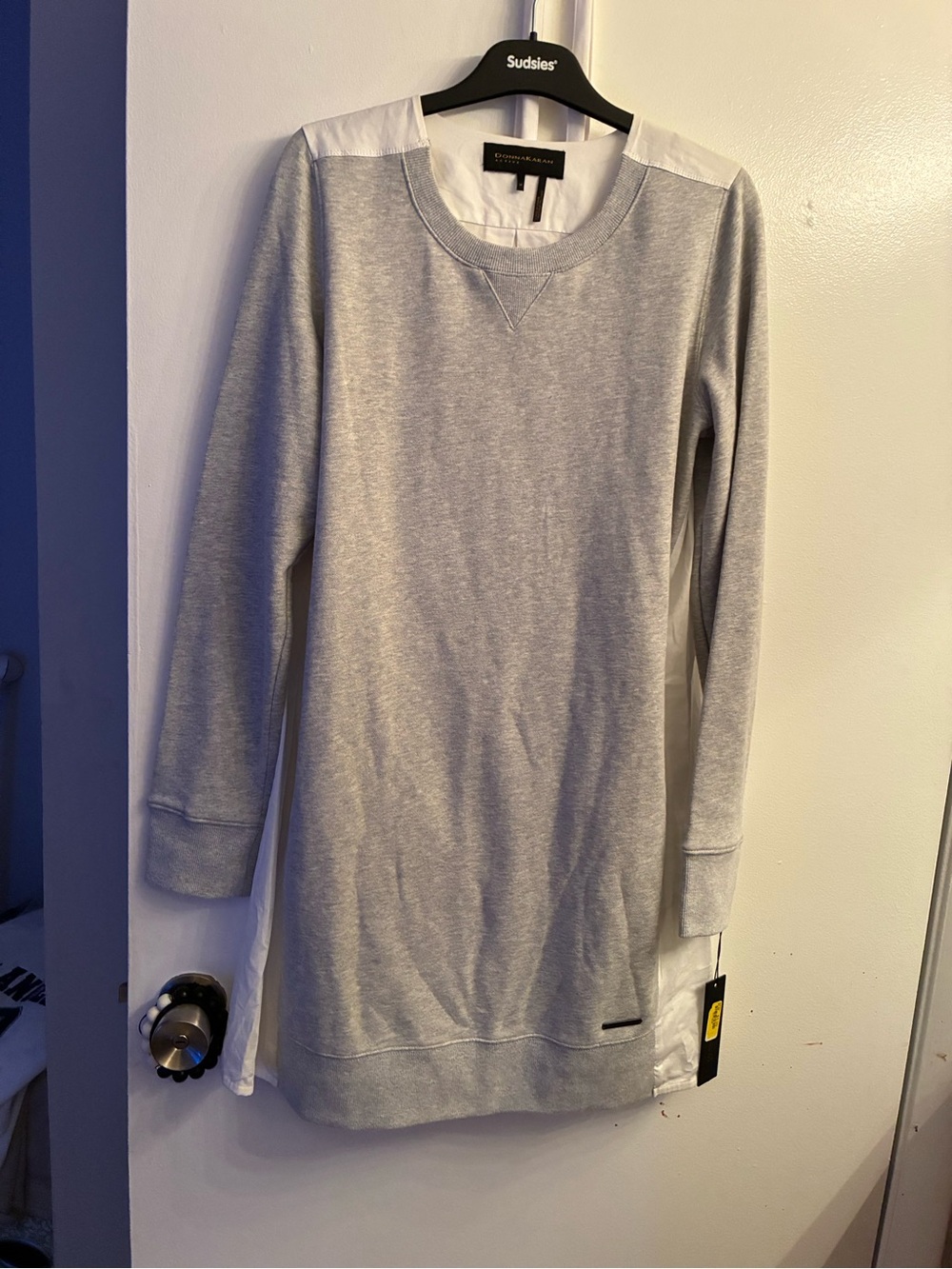 Donna Karan Gray Crewneck Long-Sleeve Sweater